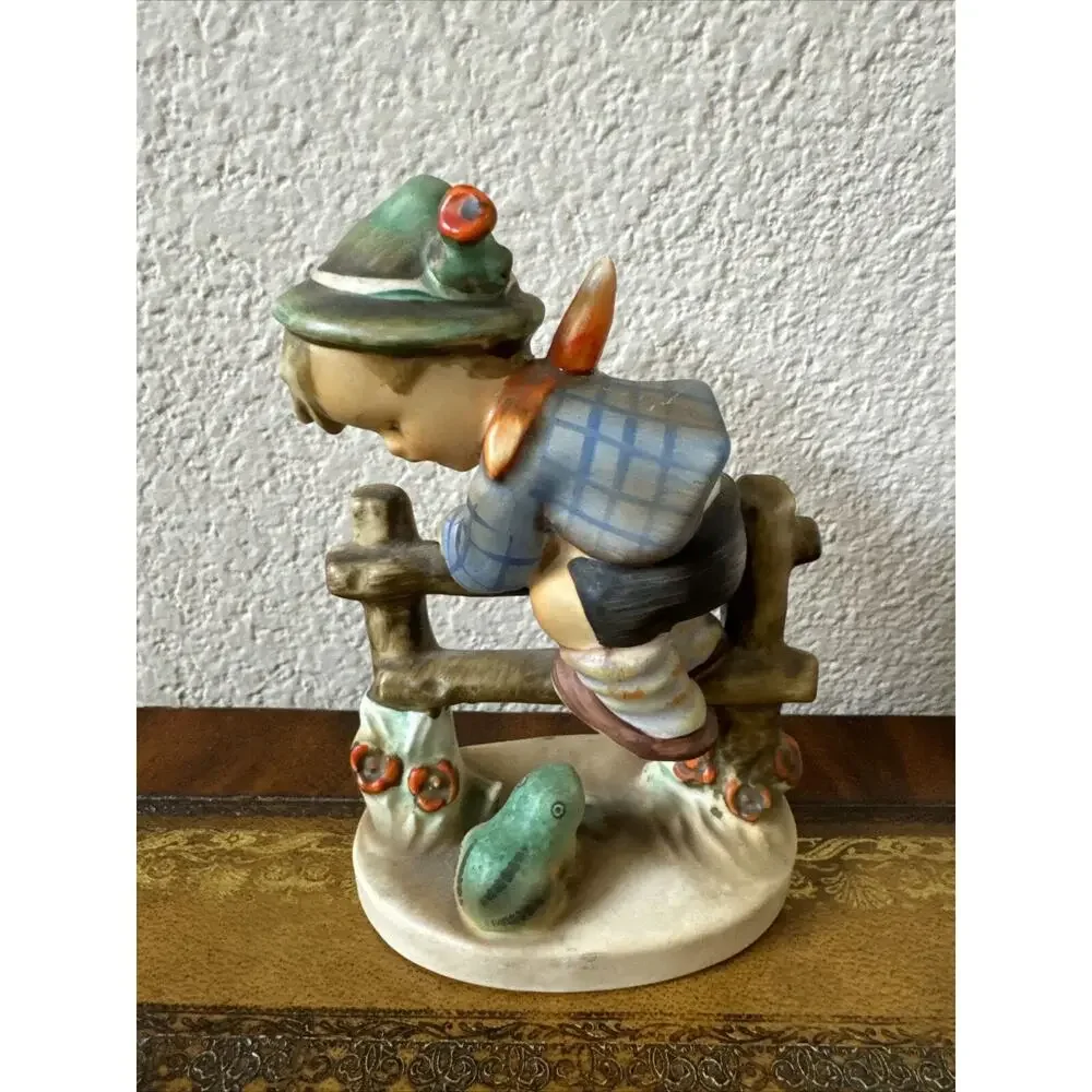 Goebel Hummel Figurine‎ 